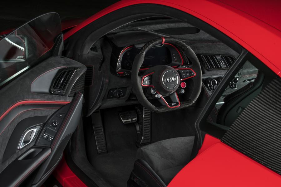 Интерьер Audi R8 V10 Plus by ABT 2017 года  (фото 10 из 11)